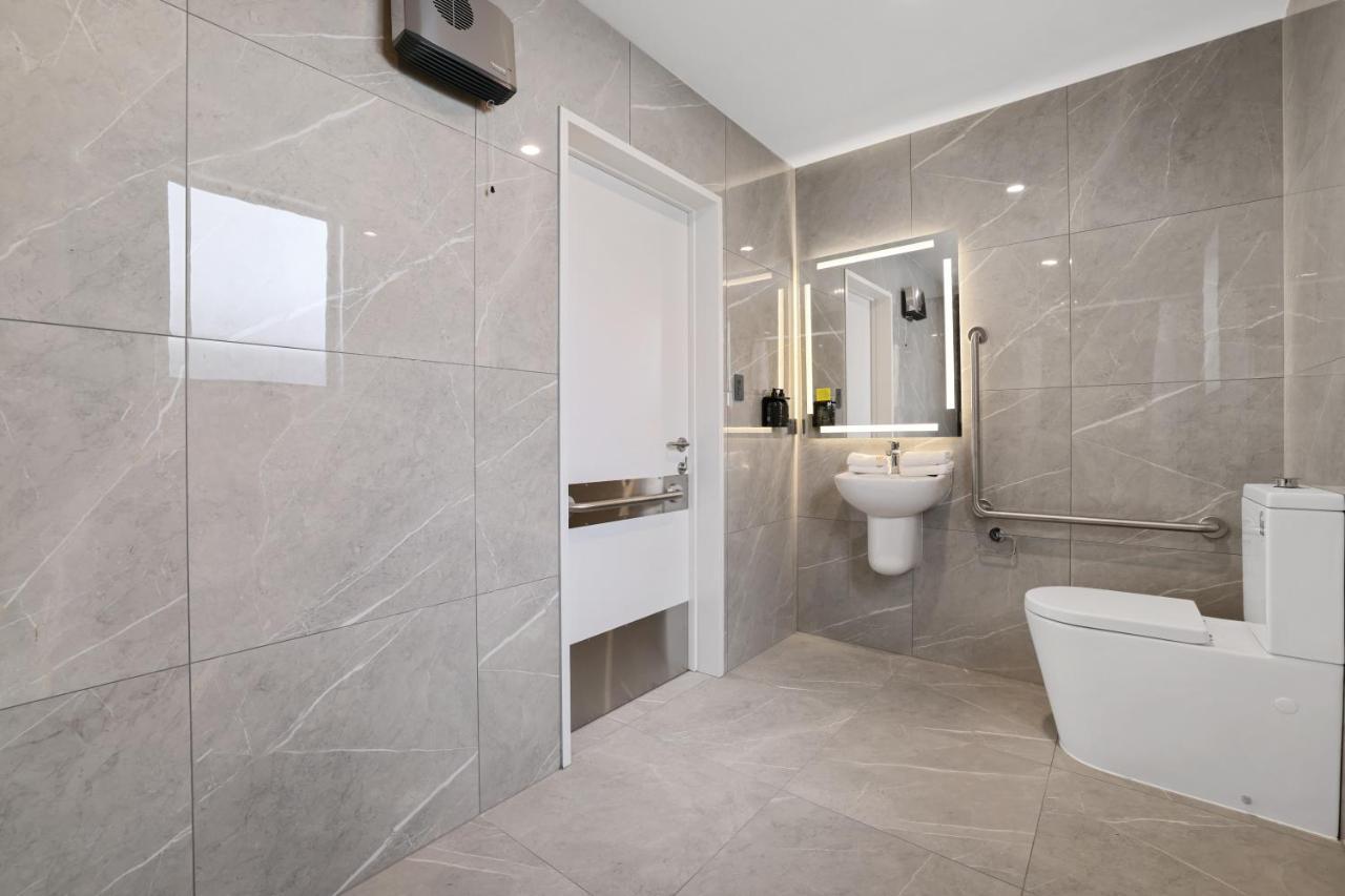 Golden Hotel Christchurch Bagian luar foto